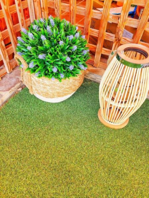 The perfect place to relax Bedroom with hot tub, beautiful tropical garden area. Bbq and big open spaces through all the house.It is located in a quiet place, but still 5 min away from the touristic P